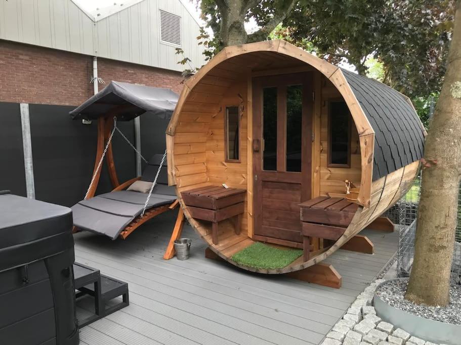 Voormalig Politiebureau Gebruik Welnesstuin Tegen Betaling Bed and Breakfast Ouddorp Buitenkant foto