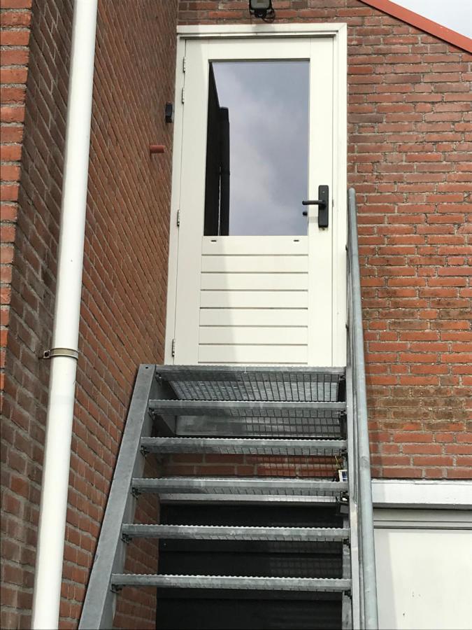 Voormalig Politiebureau Gebruik Welnesstuin Tegen Betaling Bed and Breakfast Ouddorp Buitenkant foto